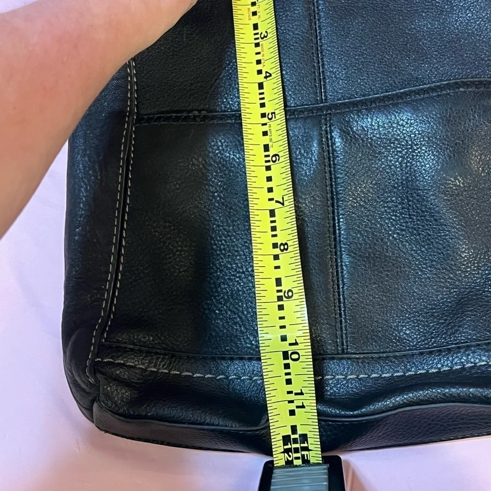 The Sak Black Leather Women’s Crossbody Purse Shoulder Strap Genuine Leather Bag